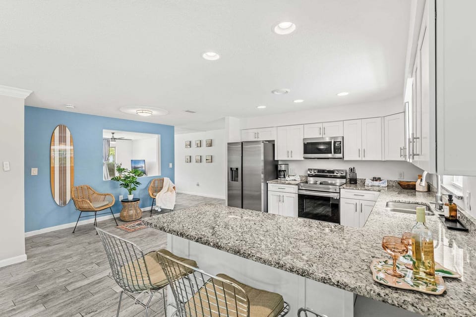 House (3 Bedrooms) | Private kitchen | Fridge, microwave, oven, stovetop