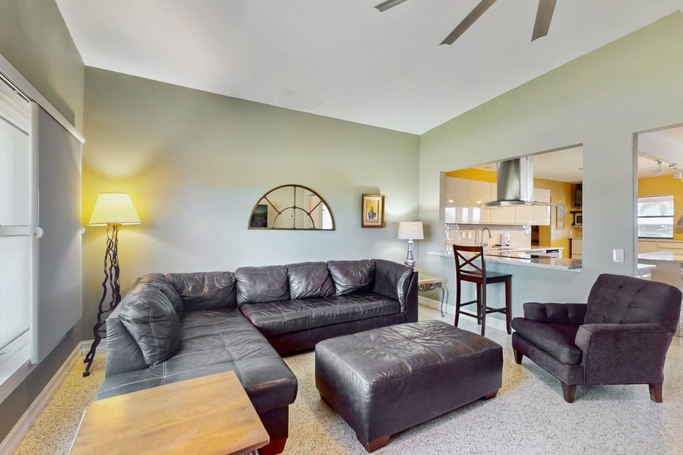 House (3 Bedrooms) | Living area | 40-inch Smart TV with digital channels