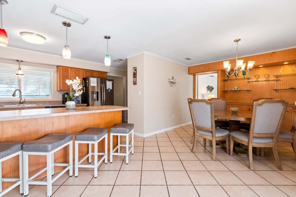House (4 Bedrooms) | Dining