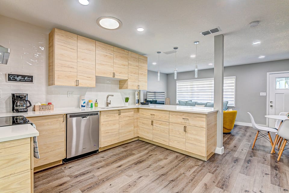 House (3 Bedrooms) | Private kitchen | Fridge, microwave, oven, stovetop