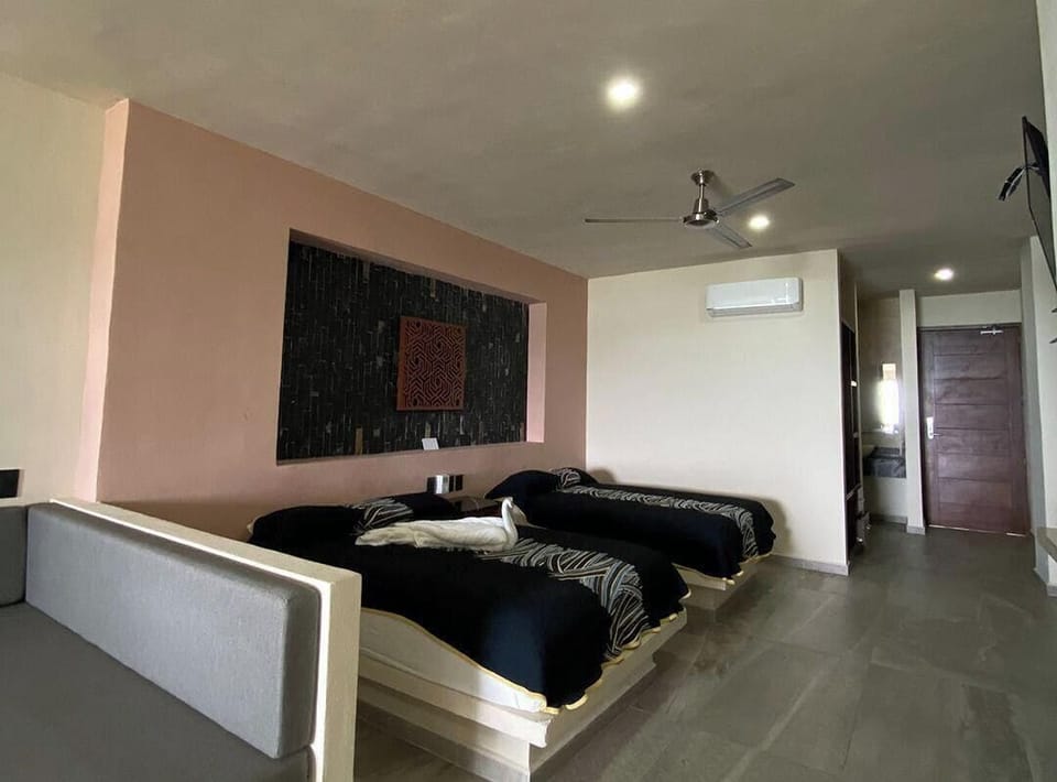Suite | Interior