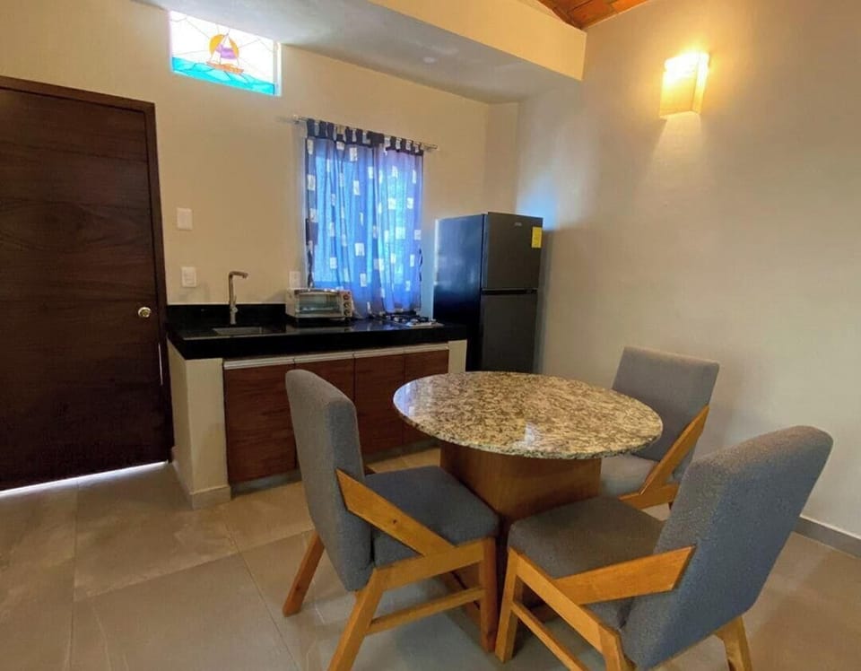 Deluxe Villa | Dining
