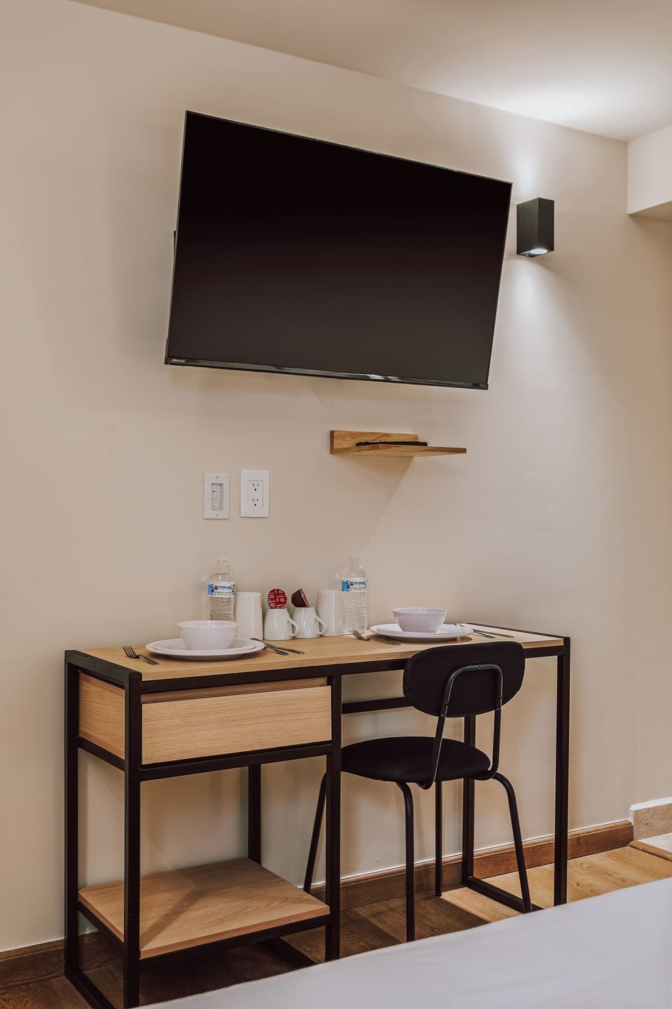 Basic Apartment | Minibar, desk, laptop workspace, iron/ironing board