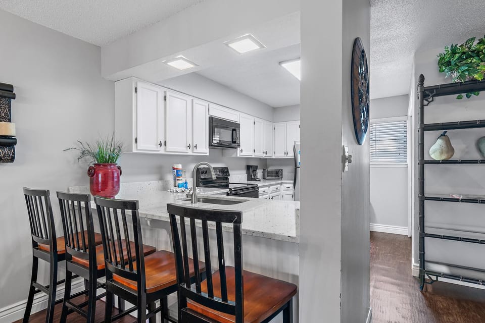 House, Multiple Beds (Costa Vista Townhouse #21) | Private kitchen | Oven, toaster
