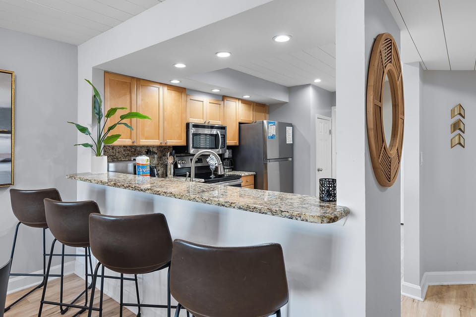 Condo, Multiple Beds (Heron's Haven) | Private kitchen | Oven, toaster