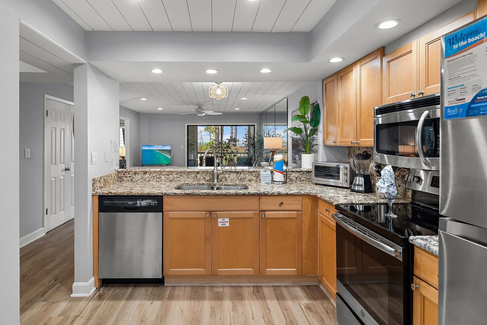 Condo, Multiple Beds (Heron's Haven) | Private kitchen | Oven, toaster