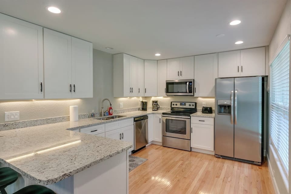 Spacious Fully Stocked Vacation Kitchen