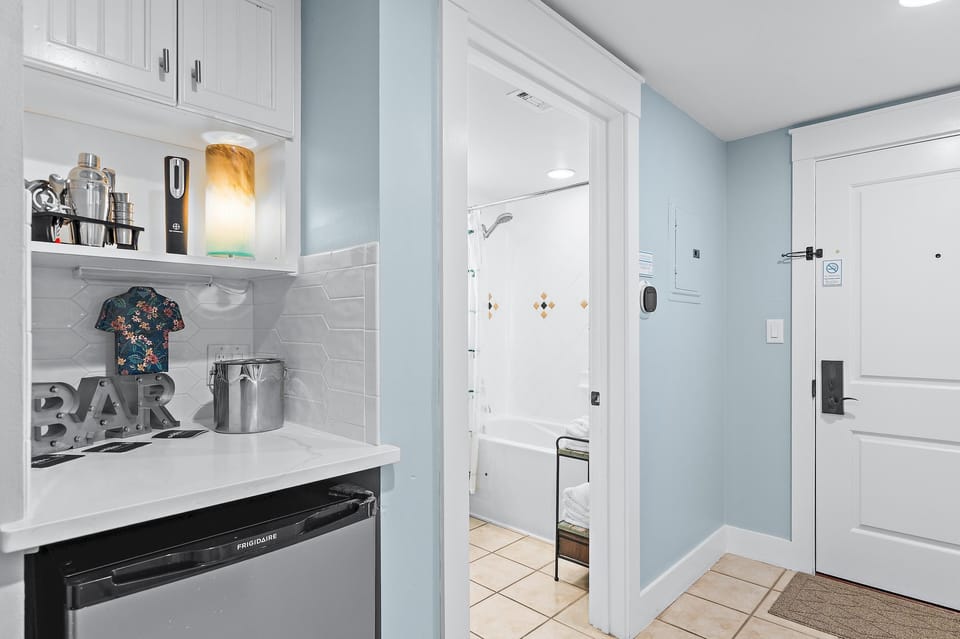Condo, Multiple Beds (Pilot House 322) | Interior