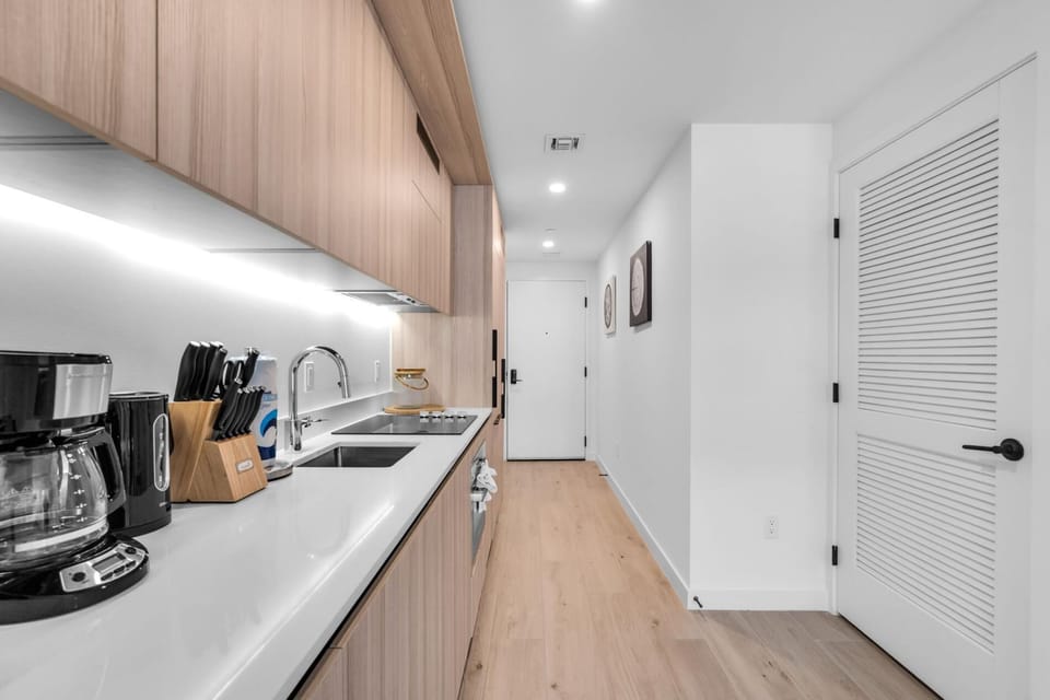 Brand-New Downtown Apartment Near Restaurants & Nightlife (9758)