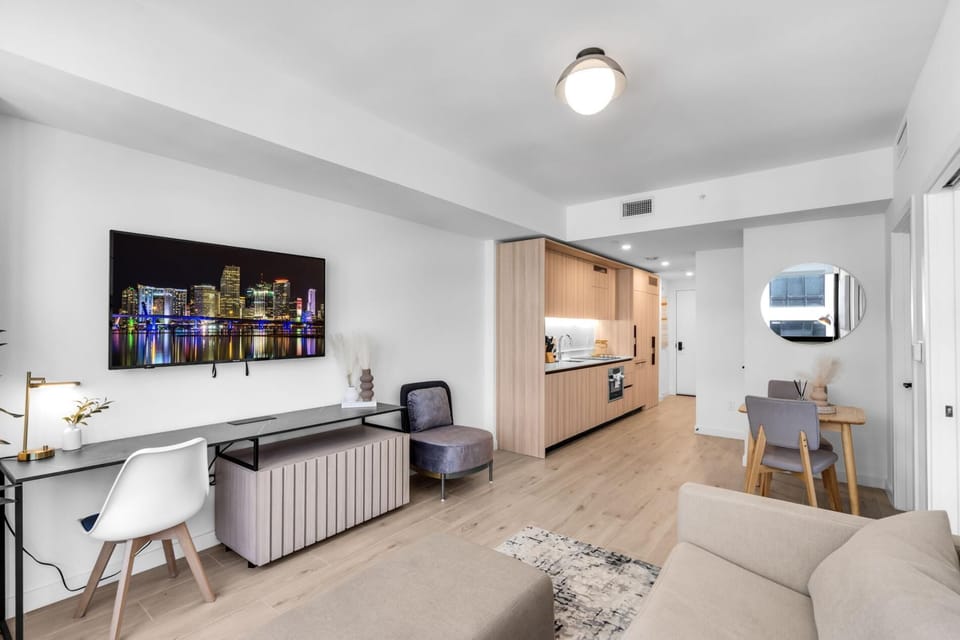 Brand-New Downtown Apartment Near Restaurants & Nightlife (9764)