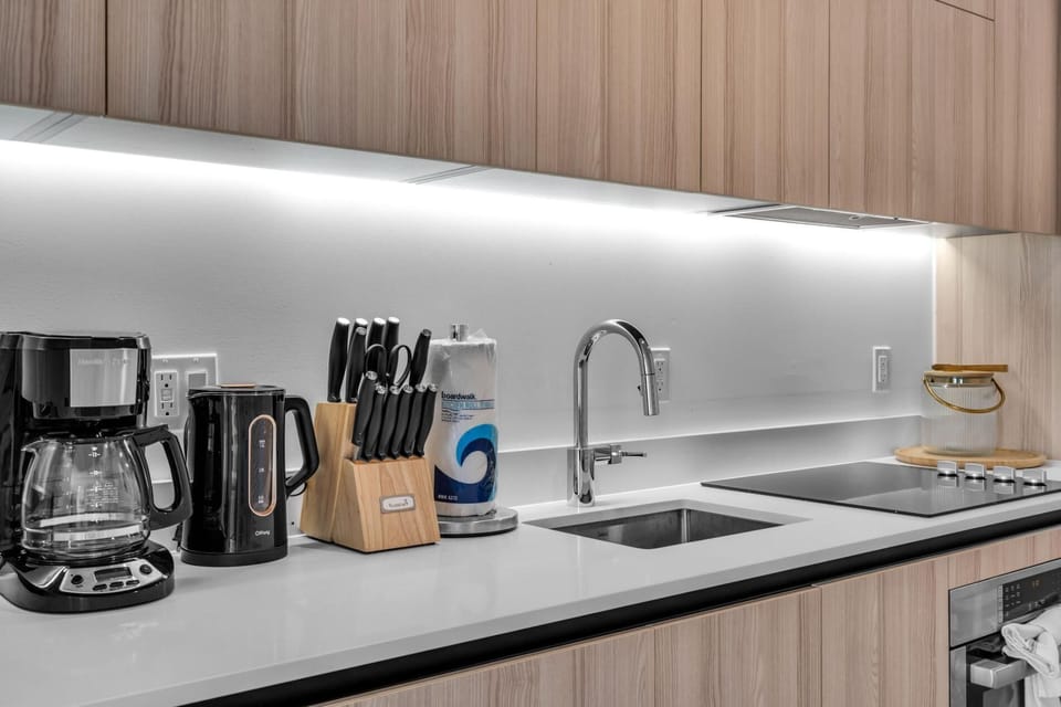 Brand-New Downtown Apartment Near Restaurants & Nightlife (9761)
