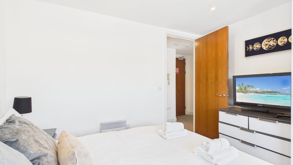 40 Meridian Tower - 1 Bedroom Apartment - Swansea (10716)