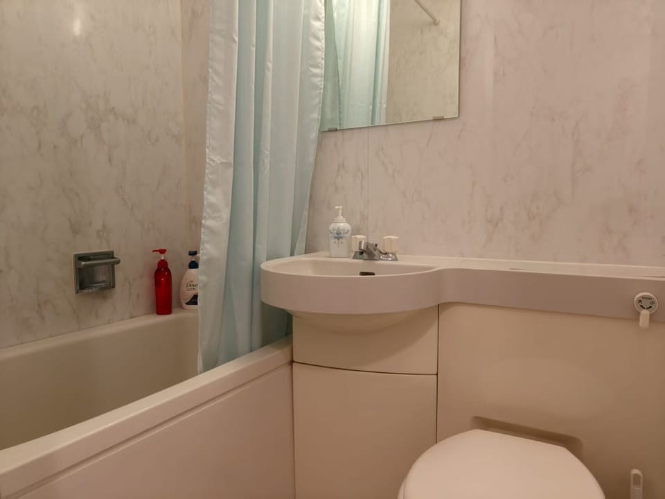 Yuzu, Non-smoking | Bathroom | Combined shower/tub, hair dryer, towels, shampoo