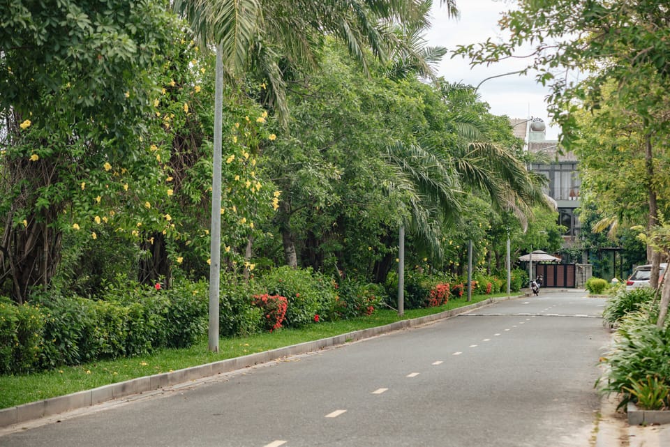 Villa, City View | Street view