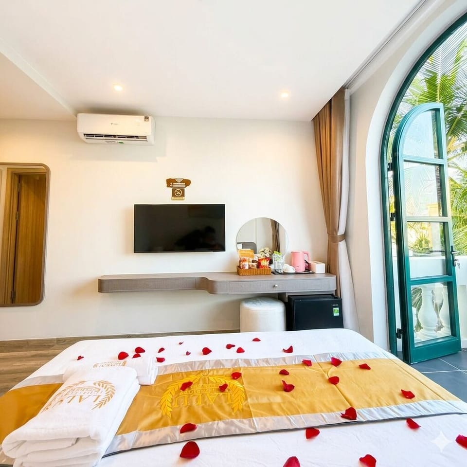 Superior Double Room, City View | Minibar, blackout drapes, soundproofing, free WiFi