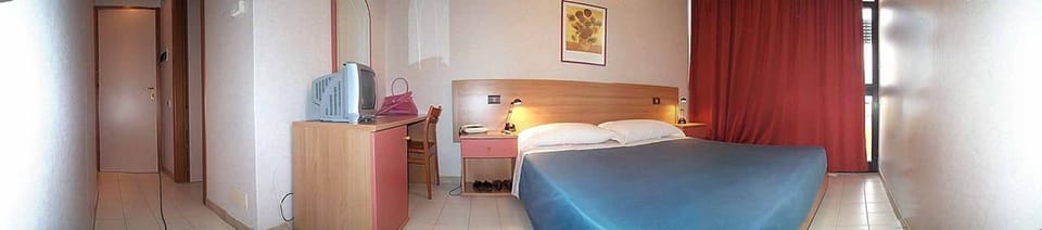 Minibar, in-room safe, desk, free cribs/infant beds