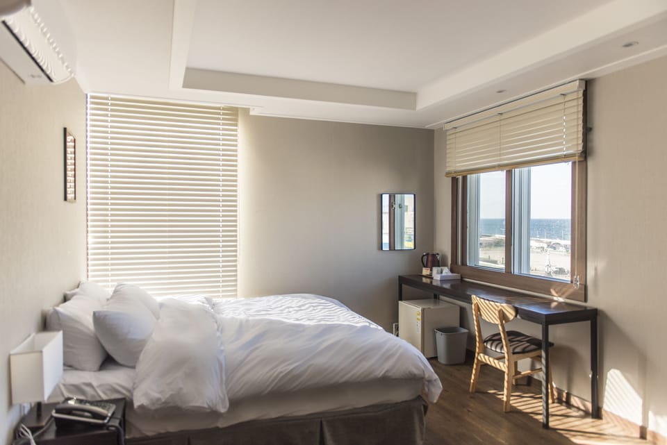 Deluxe Double Room | Desk, free WiFi