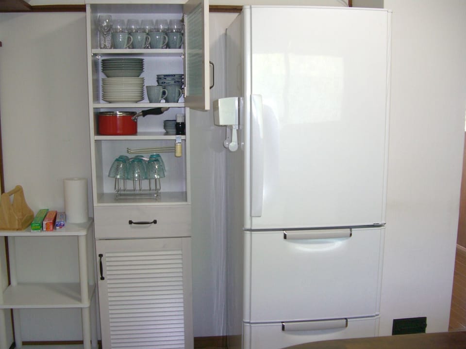 2 Bed Rooms House | Private kitchen | Full-size fridge, microwave, stovetop, electric kettle