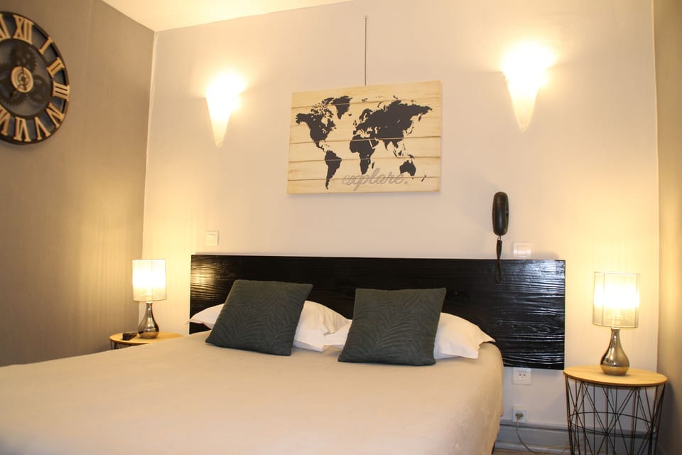 Standard Double Room | Premium bedding, desk, soundproofing, free WiFi