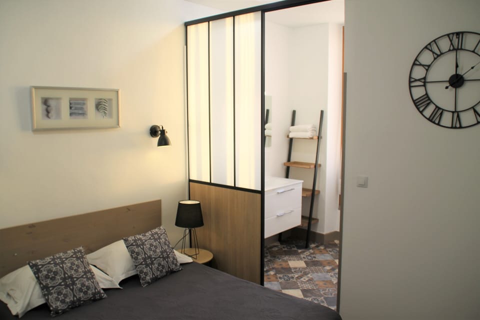 Standard Double Room | Premium bedding, desk, soundproofing, free WiFi