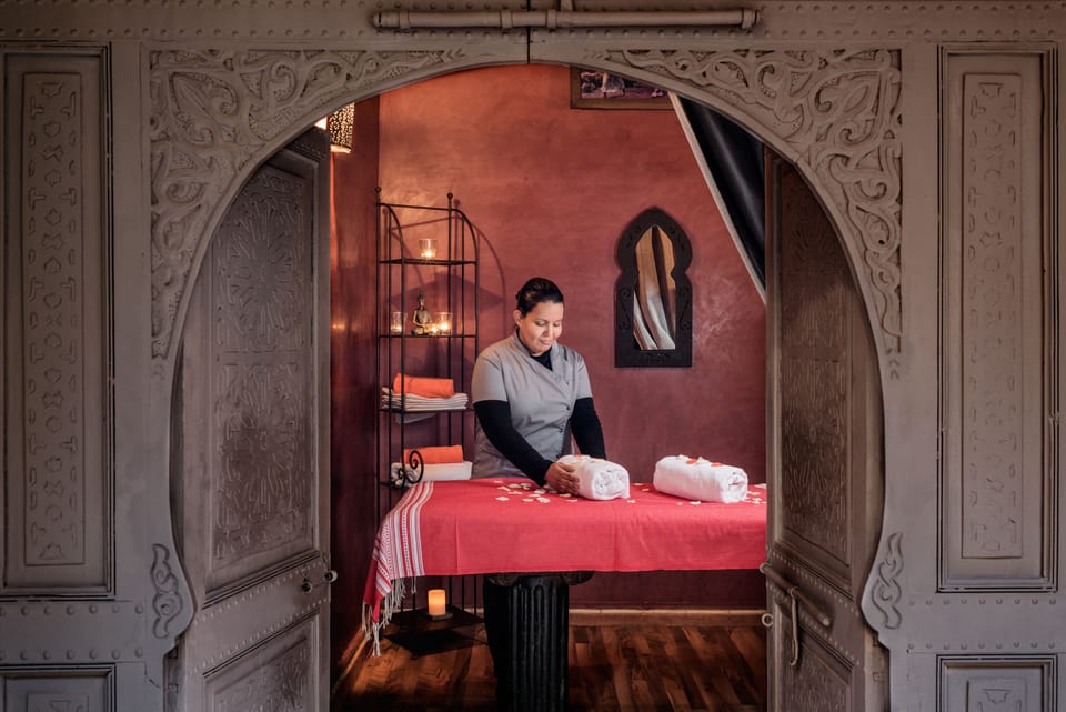 Steam room, Turkish bath, body wraps, body scrubs, 4 treatment rooms