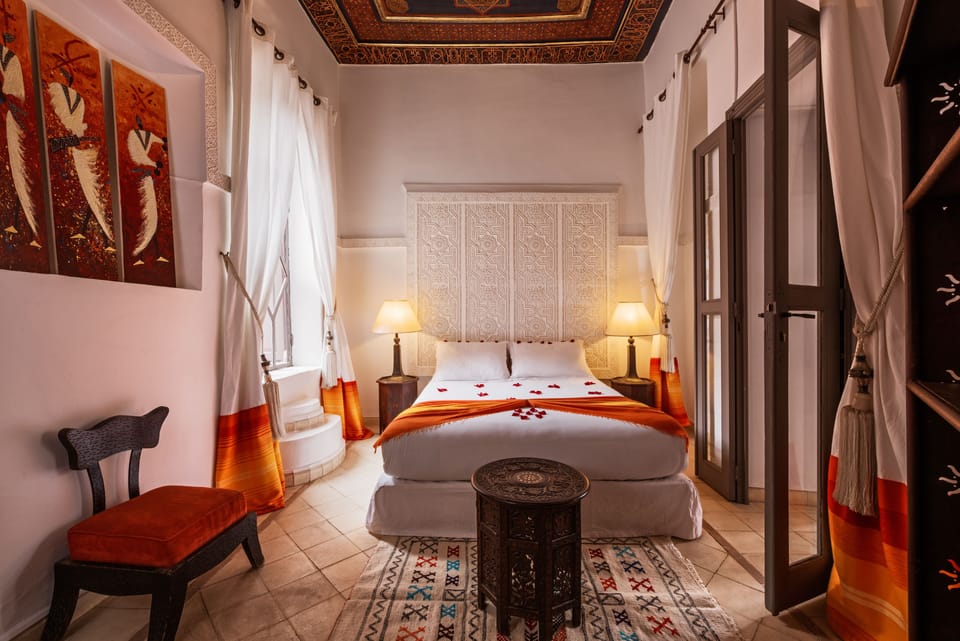 Premium bedding, in-room safe, blackout drapes, soundproofing