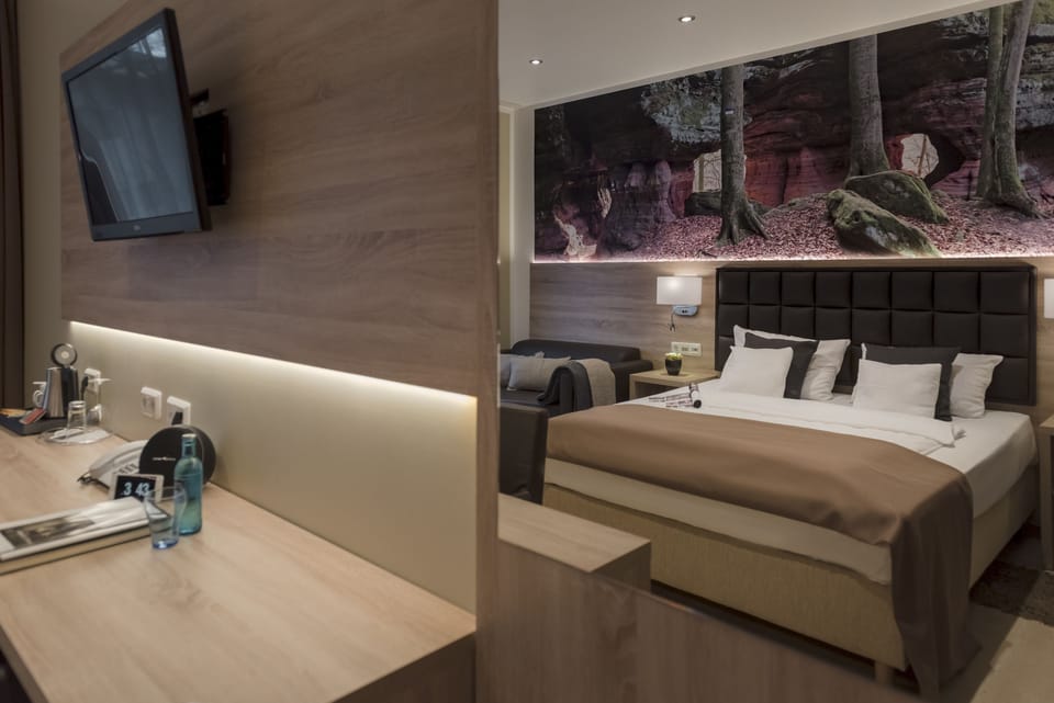 Comfort Double or Twin Room | Premium bedding, pillowtop beds, minibar, in-room safe