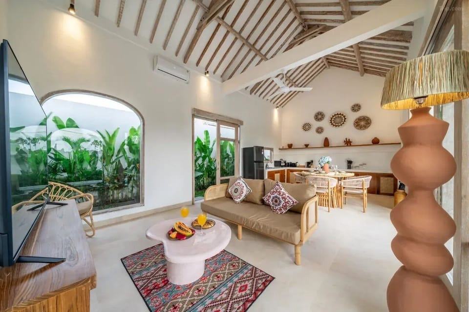 Deluxe Villa, 2 Bedrooms, Private Pool | Living area | 50-inch Smart TV with digital channels