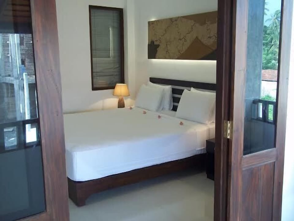 Superior Double Room, Garden View | Desk, iron/ironing board, rollaway beds, free WiFi
