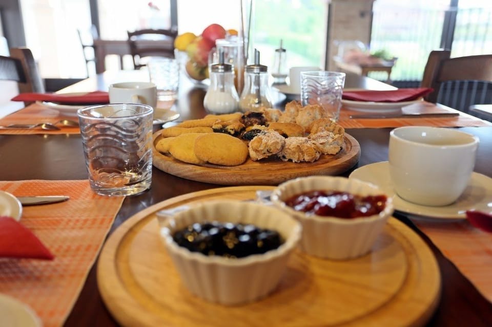 Daily buffet breakfast for a fee