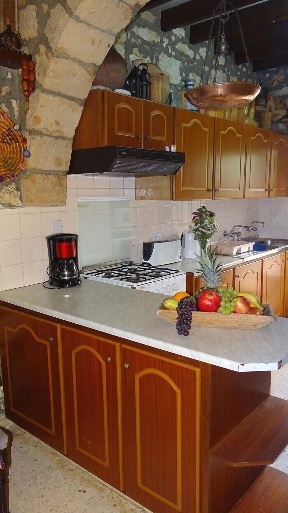 Cottage | Private kitchen | Coffee/tea maker, full-size fridge, microwave, oven