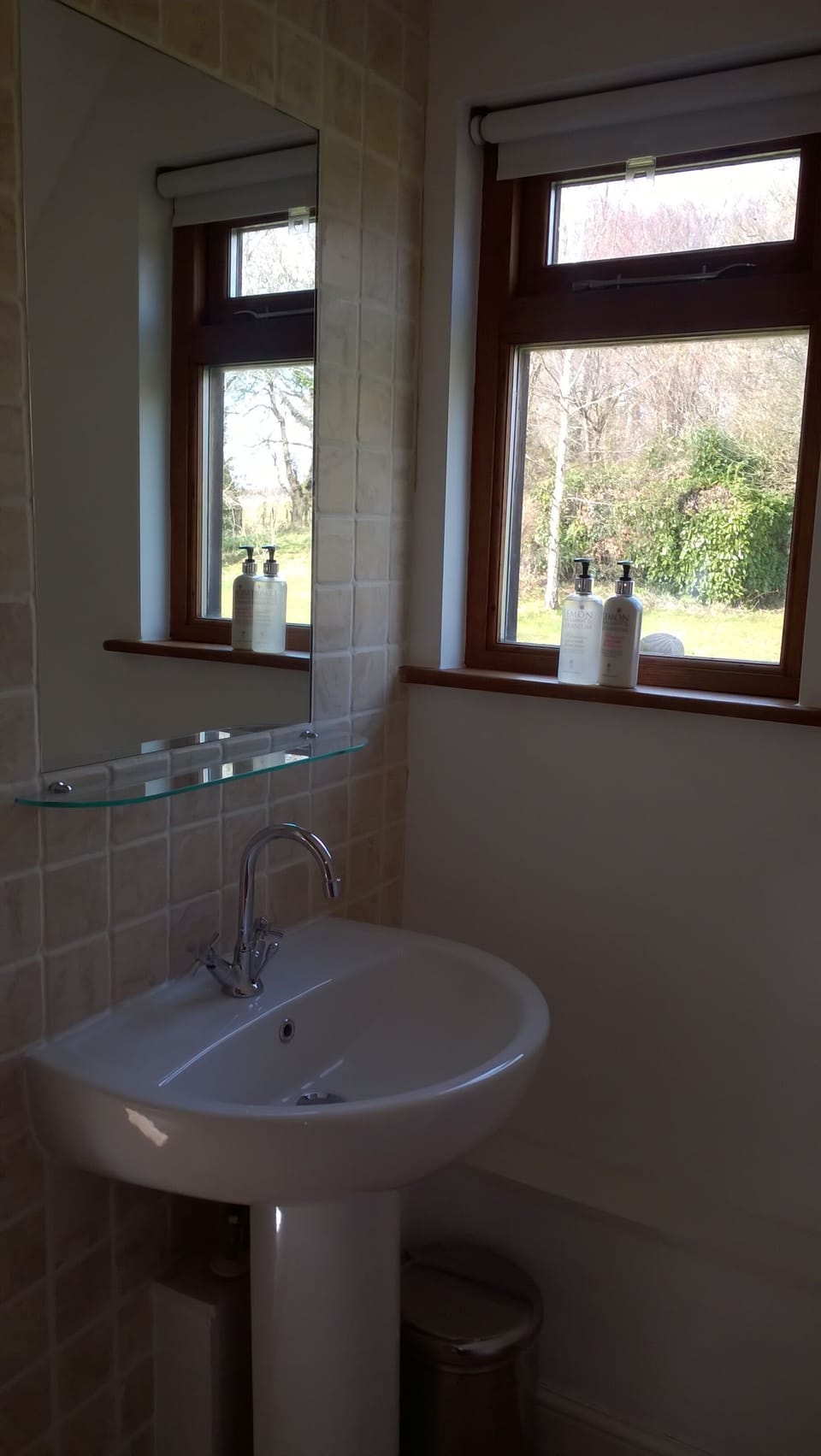 Double Room (Junior Suite) | Bathroom | Shower, designer toiletries, hair dryer, towels