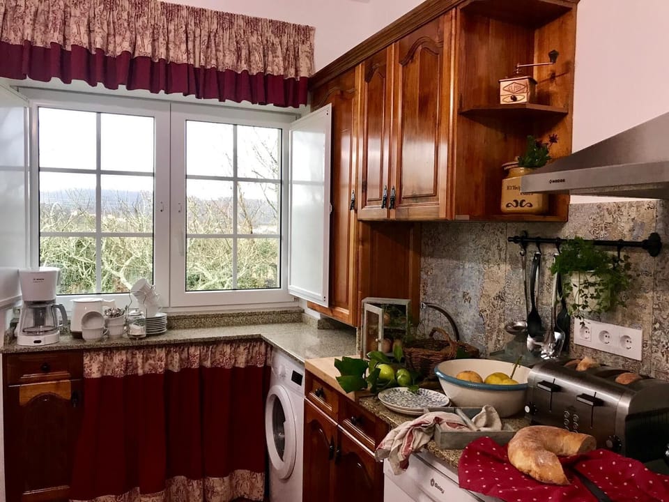 Family House, Multiple Bedrooms, Kitchen, Garden Area | Private kitchen | Stovetop, cookware/dishes/utensils