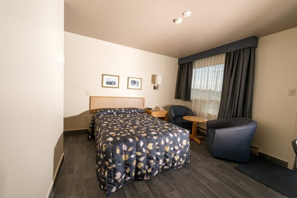 Classic Room | Desk, iron/ironing board, free WiFi, bed sheets