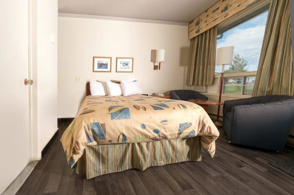 Business Room | Desk, iron/ironing board, free WiFi, bed sheets