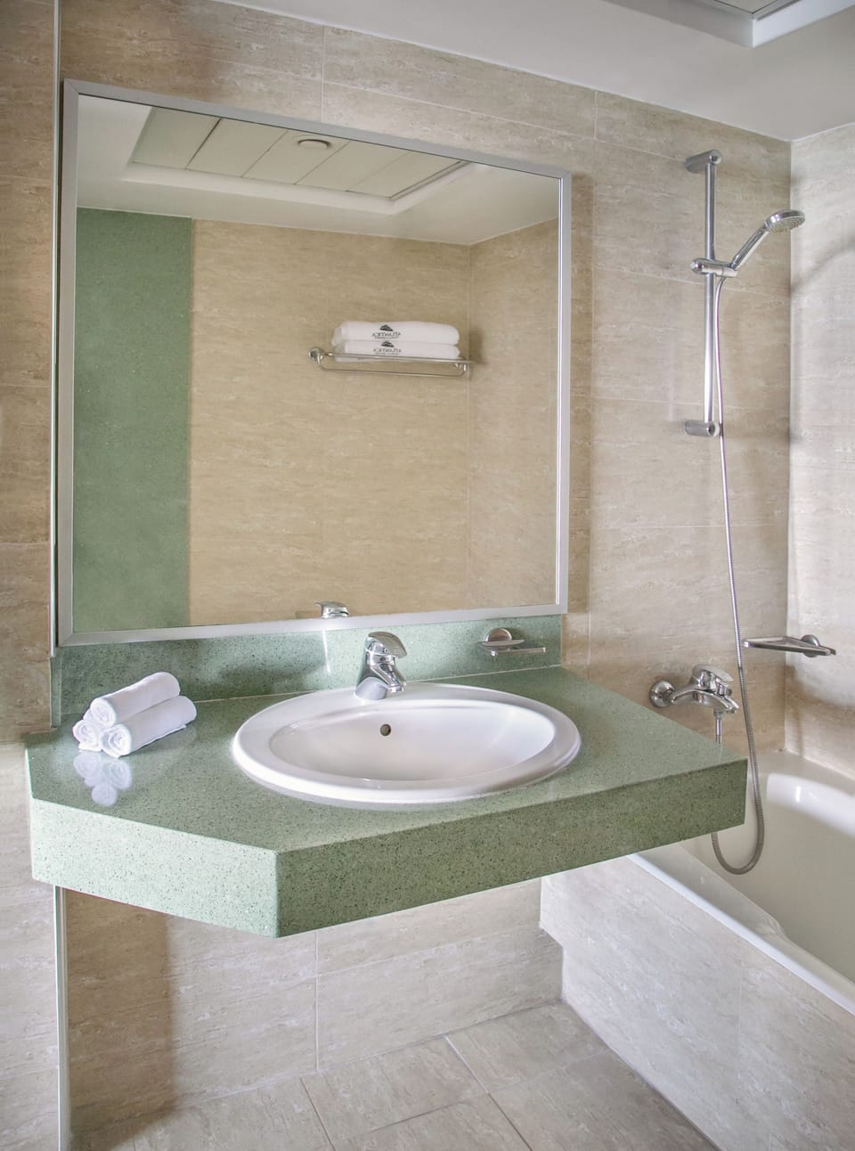 Bathtub, deep soaking tub, free toiletries, hair dryer