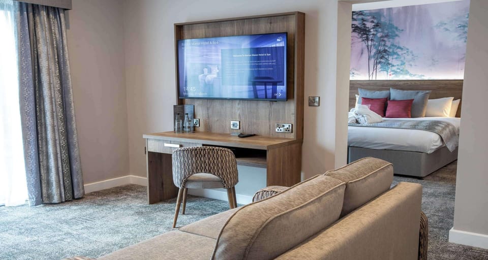Suite, 1 King Bed, Balcony, Garden View | In-room safe, individually decorated, iron/ironing board, free WiFi