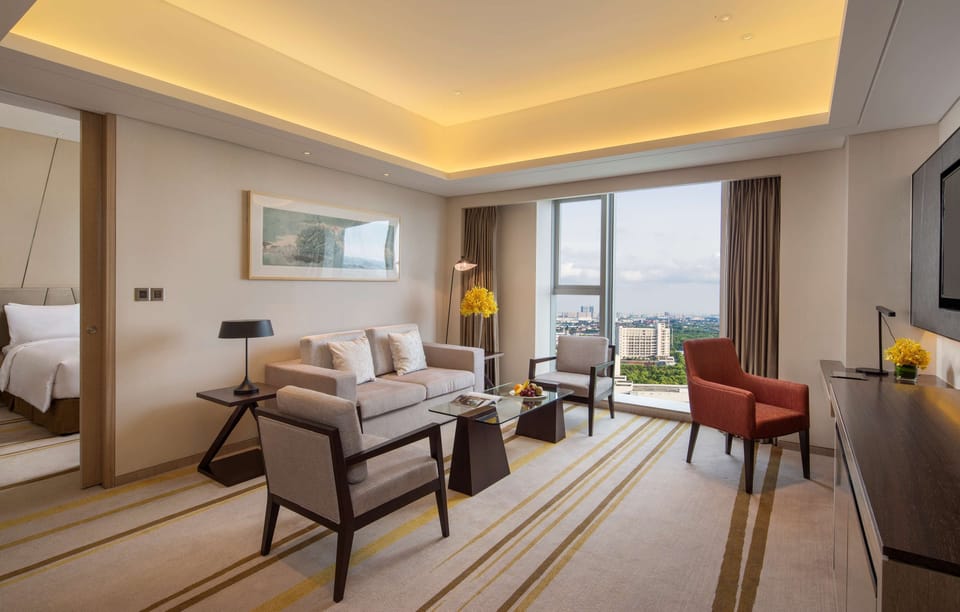 Premium bedding, minibar, in-room safe, desk