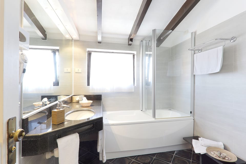 Shower, free toiletries, hair dryer, bidet