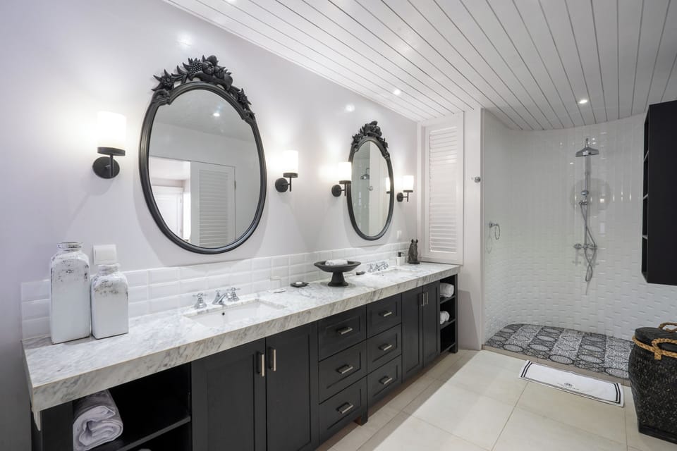 Family Villa, Pool View | Bathroom | Shower, hair dryer, towels, soap