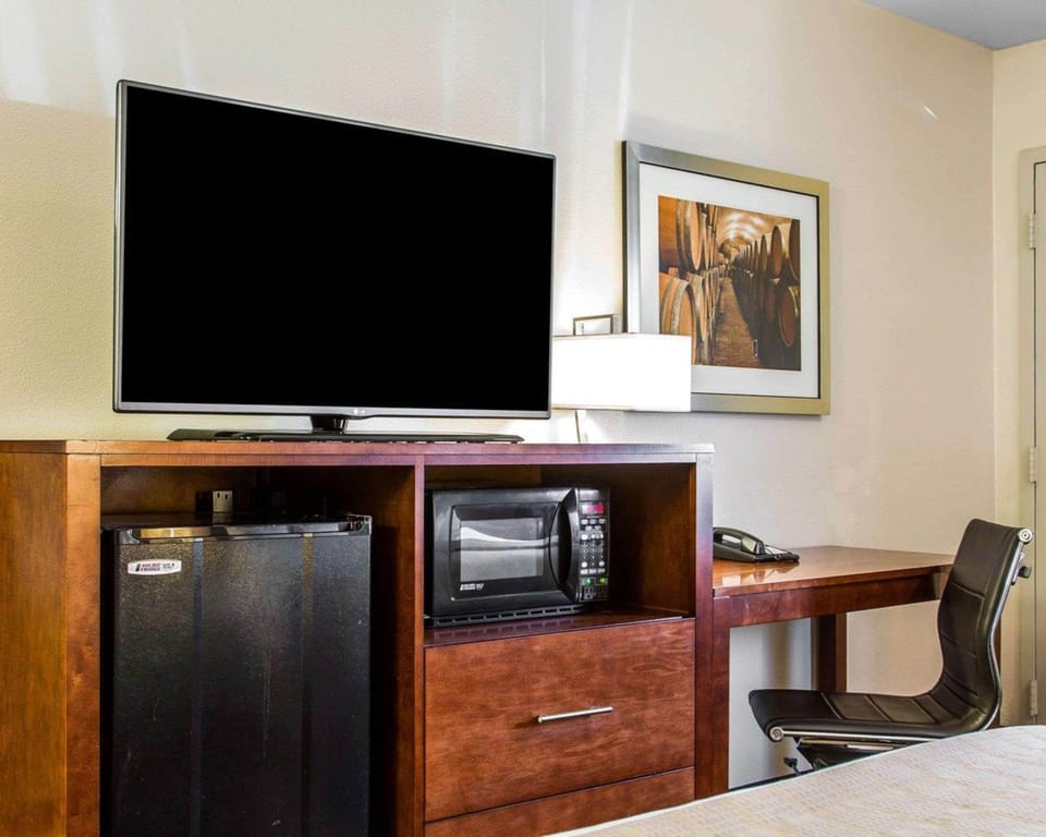 Standard Room, 2 Double Beds, Non Smoking | Desk, laptop workspace, blackout drapes, iron/ironing board (on request)