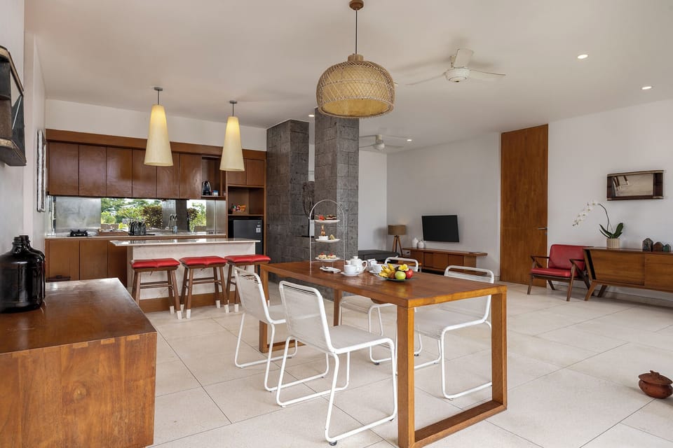 Two Bedroom Deluxe Panoramic View Villa | Living area | LCD TV