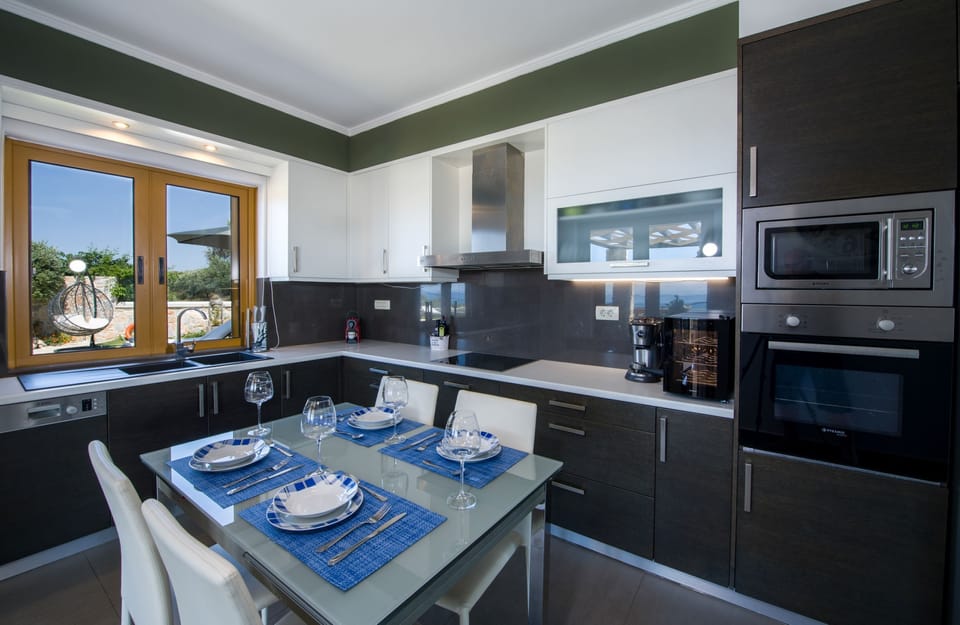 Villa, 4 Bedrooms, Private Pool | Private kitchen | Full-size fridge, microwave, stovetop, dishwasher