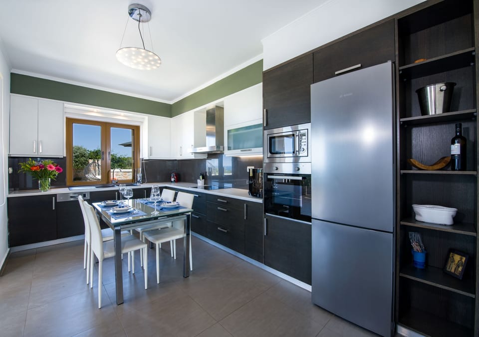 Villa, 4 Bedrooms, Private Pool | Private kitchen | Full-size fridge, microwave, stovetop, dishwasher