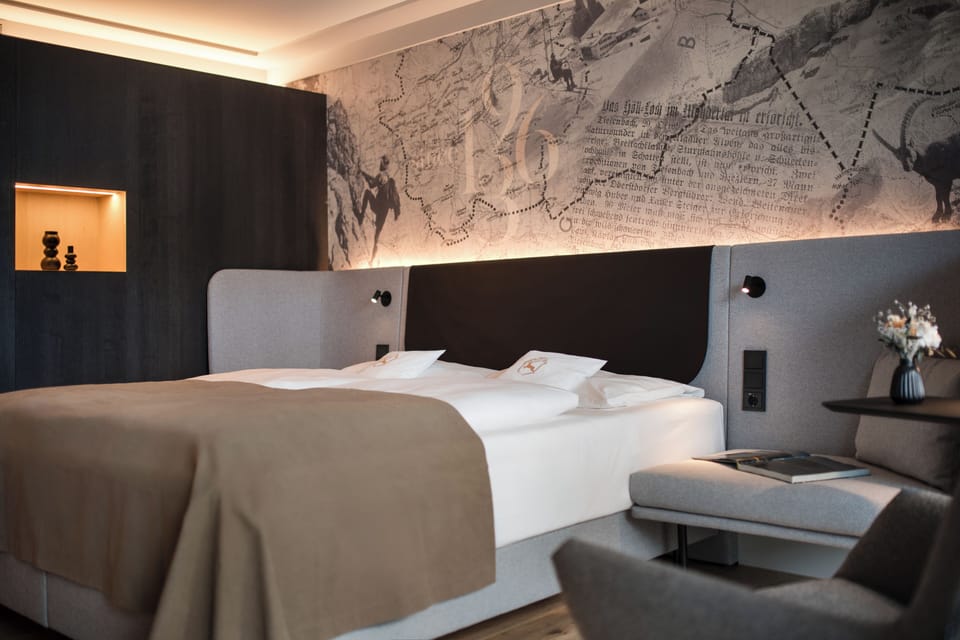 Superior Double Room, Balcony, Mountain View | 1 bedroom, hypo-allergenic bedding, down comforters, free minibar