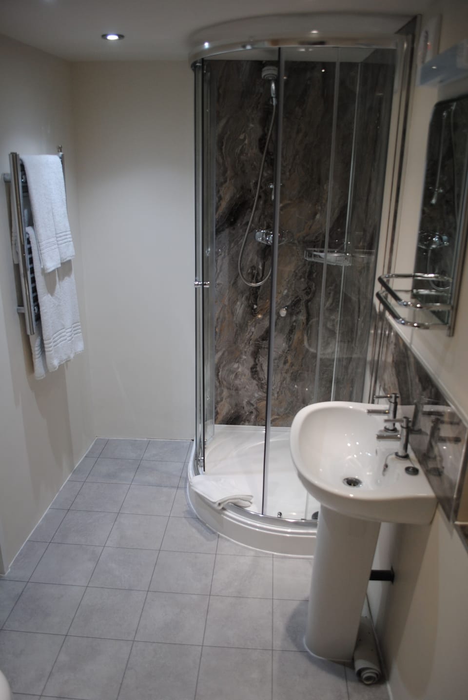 Standard Double or Twin Room | Bathroom | Free toiletries, hair dryer, towels