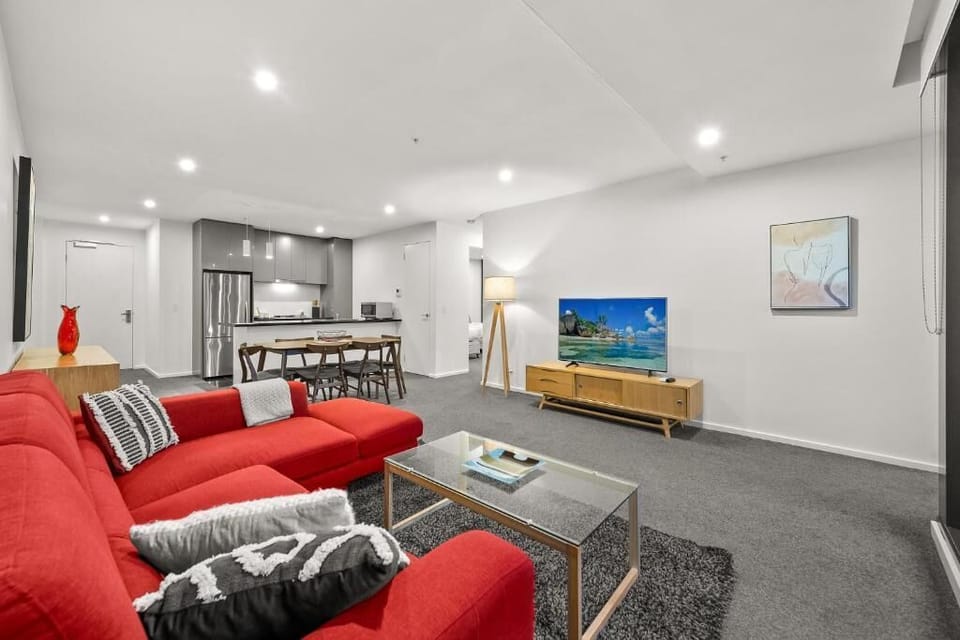 Deluxe Apartment, Balcony, City View | Living area | Smart TV
