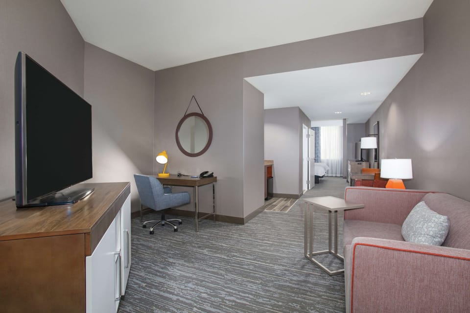 King Studio Suite | Pillowtop beds, desk, laptop workspace, blackout drapes