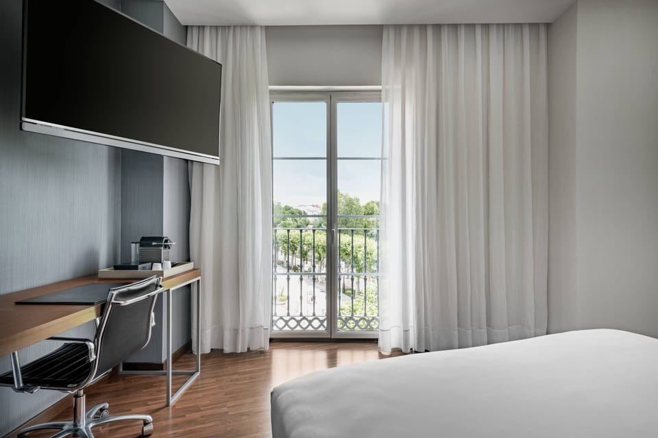 Minibar, in-room safe, desk, free cribs/infant beds