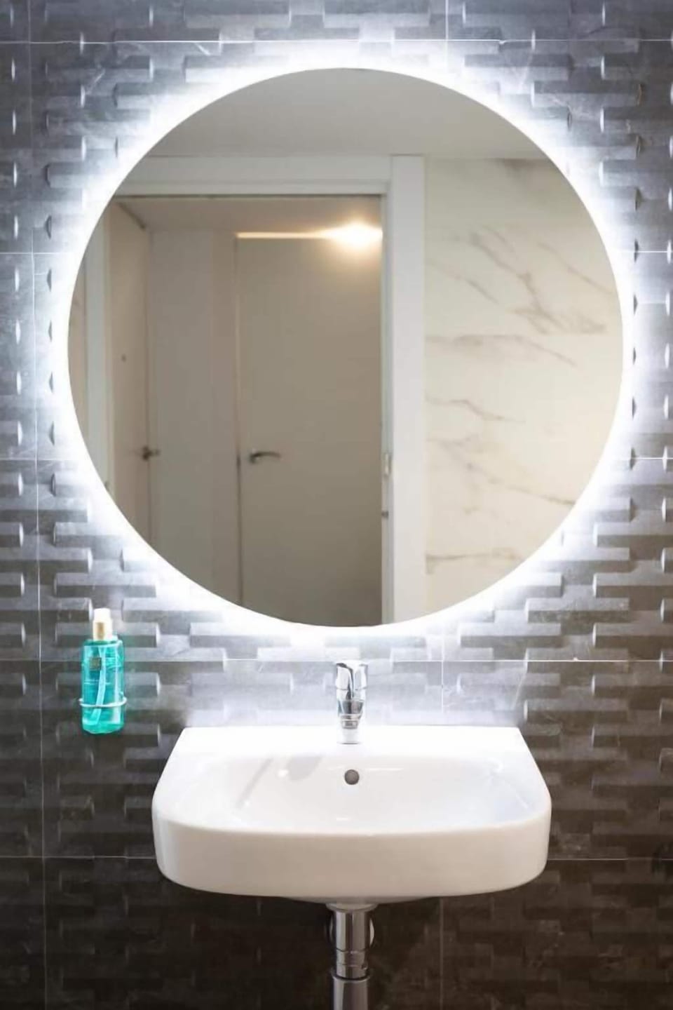Quadruple Room | Bathroom | Free toiletries, bidet, towels